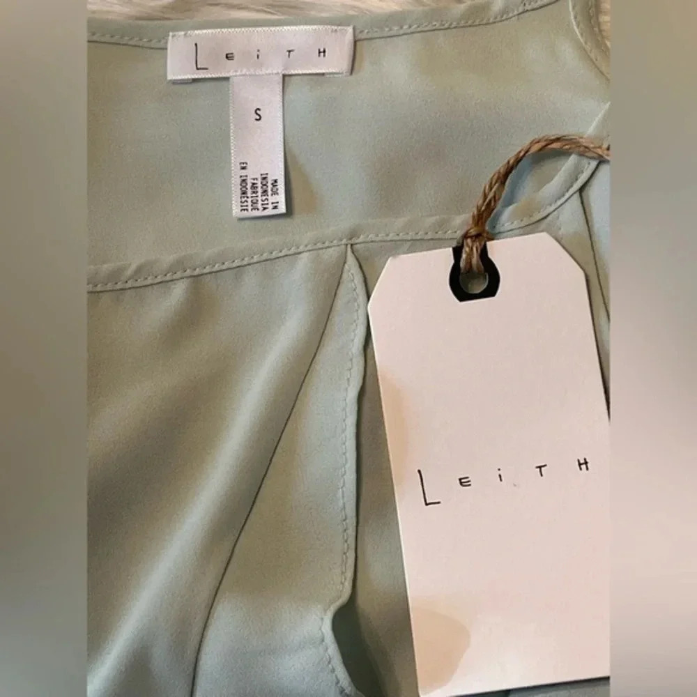 Leith Wrap Front Ruffle Tank NWT - Picture 9 of 11